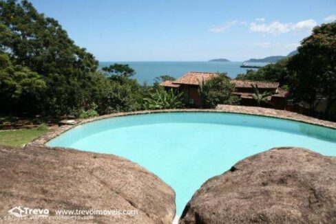 Casa-a-venda-em-Ilhabela-com-vista-para-o-mar10