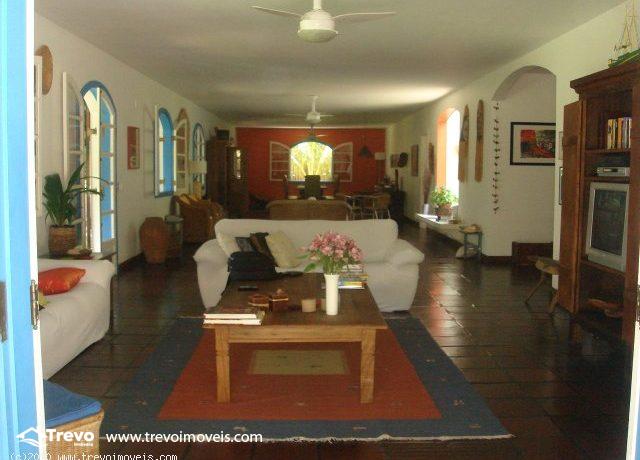 Casa-estilo-colonial-a-venda-em-Ilhabela-perto-da-praia14