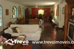 Casa-estilo-colonial-a-venda-em-Ilhabela-perto-da-praia15