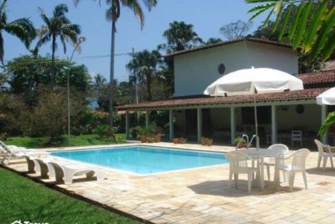 Casa-estilo-colonial-a-venda-em-Ilhabela-perto-da-praia24