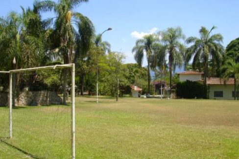 Casa-estilo-colonial-a-venda-em-Ilhabela-perto-da-praia9