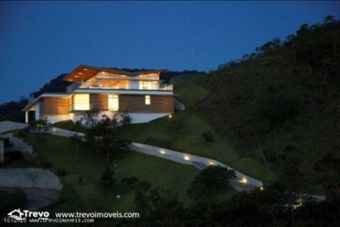 lindo-imovel-com-vista-180-graus-ilhabela-02