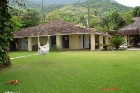 magnifica-casa-pe-na-areia-em-ilhabela-10