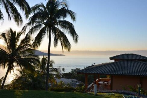 casa-a-venda-em-Ilhabela-com-vista-para-o-mar-1