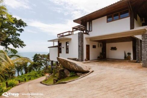 Casa-charmosa-a-venda-em-Ilhabela4-1