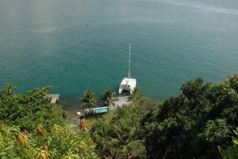 Casa-na-costeira-com-pier-em-Ilhabela-1