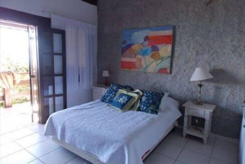 Linda-casa-na-costeira-com-pier-em-Ilhabela23