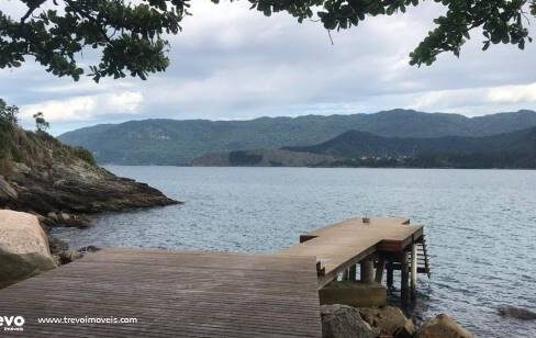 Casa-a-venda-frente-ao-mar-na-costeira-em-Ilhabela44