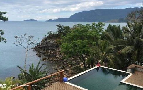 Casa-a-venda-frente-ao-mar-na-costeira-em-Ilhabela48