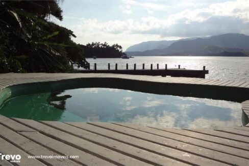 casa-charmosa-na-costeira-a-venda-em-Ilhabela11