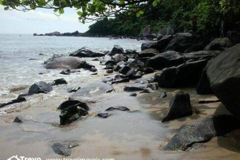 Lindo-terreno-a-venda-pé-na-areia-em-Ilhabela16-1