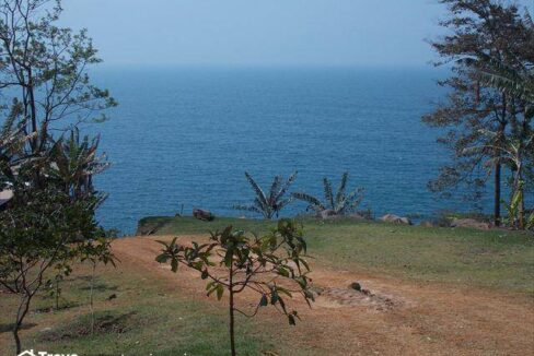 Lindo-terreno-a-venda-pé-na-areia-em-Ilhabela527