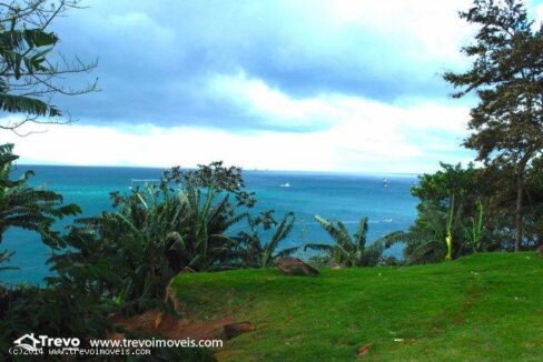 Lindo-terreno-a-venda-pé-na-areia-em-Ilhabela533-1