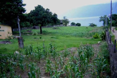 Lindo-terreno-de-costeira-a-venda-em-Ilhabela12