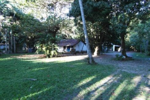 Casa-a-venda-pé-na-areia-em-Ilhabela22