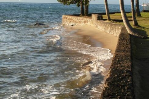 Casa-a-venda-pé-na-areia-em-Ilhabela6