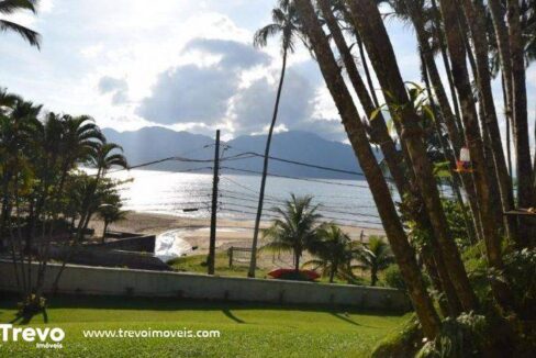 CASA-CHARMOSA-PE-NA-AREIA-EM-ILHABELA11-830x460