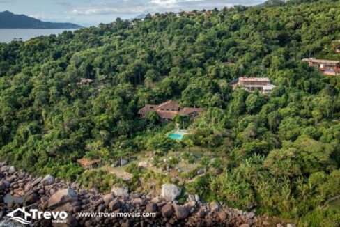 Casa-charmosa-de-luxo-a-venda-em-Ilhabela4