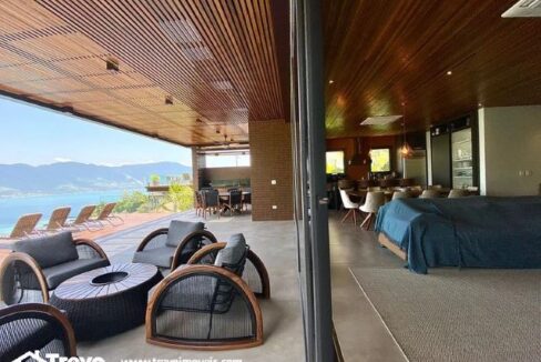 Casa-luxuosa-a-venda-em-Ilhabela1