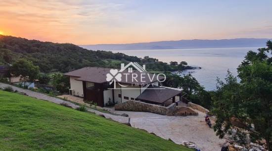 Casa-de-luxo-em-condomínio-pé-na-areia60