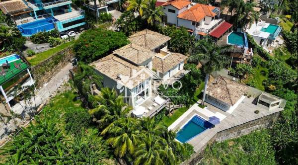 Casa-de-luxo-em-Ilhabela-com-vista-para-o-mar3