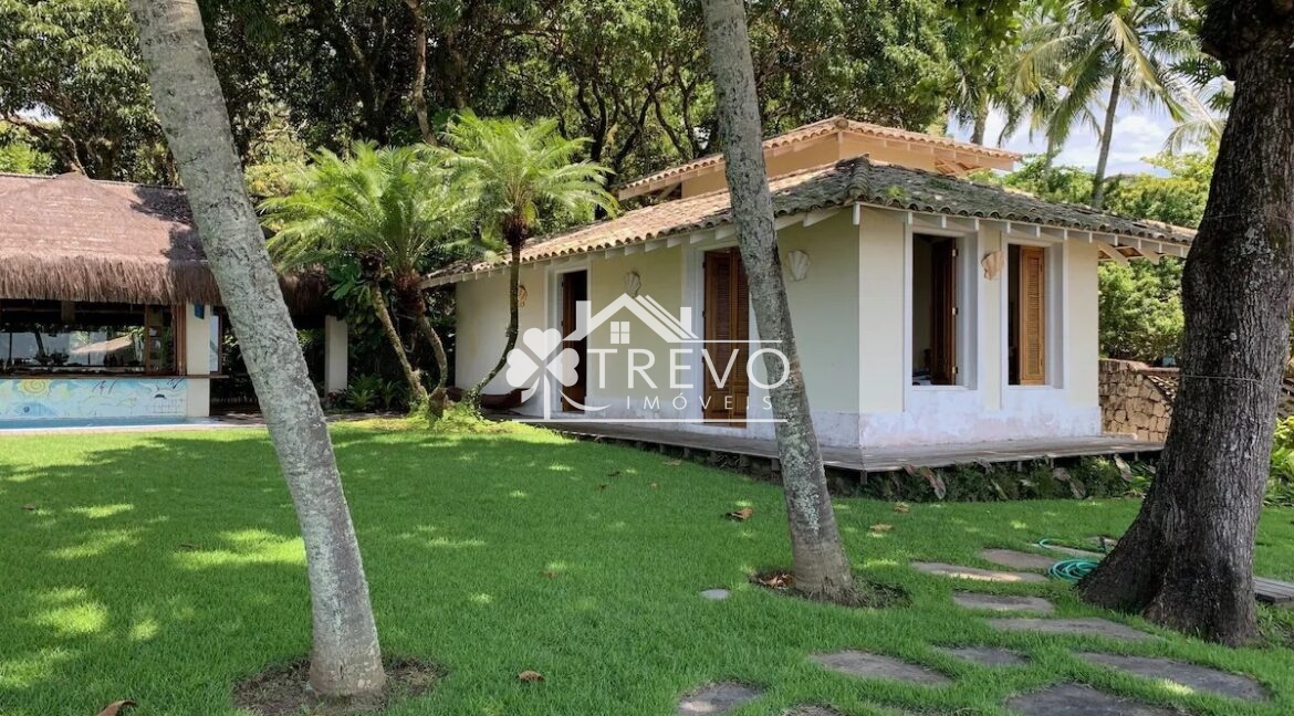 casa-pe-na-areia-em-Ilhabela16